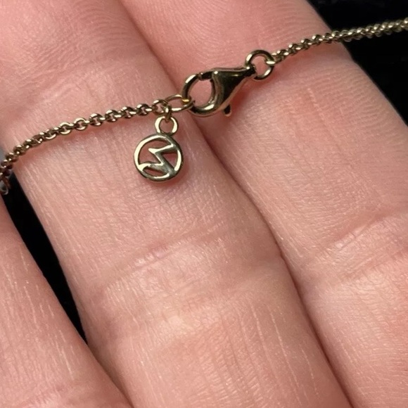 Mejuri letter C pendant gold - Picture 3 of 5